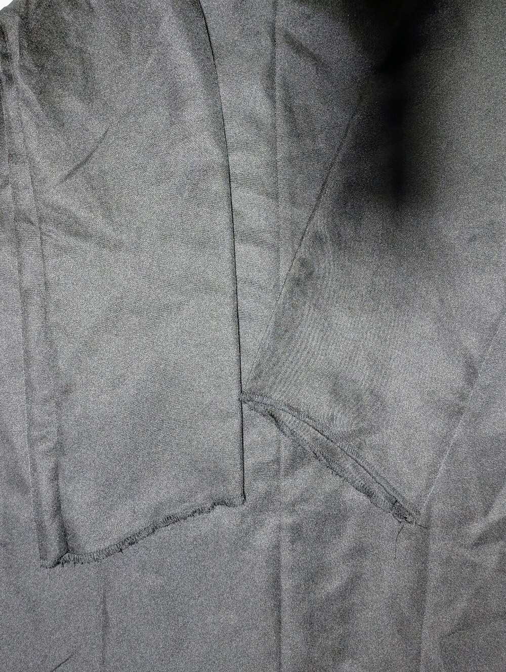 Harry Potter Gryffindor Robe - Picture 9 of 11
